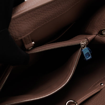 Capucines MM Beige Taurillon Leather
