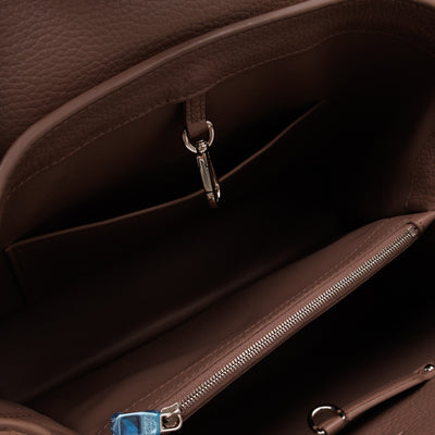 Capucines MM Beige Taurillon Leather