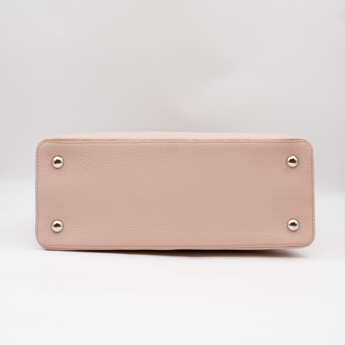 Capucines MM Beige Taurillon Leather