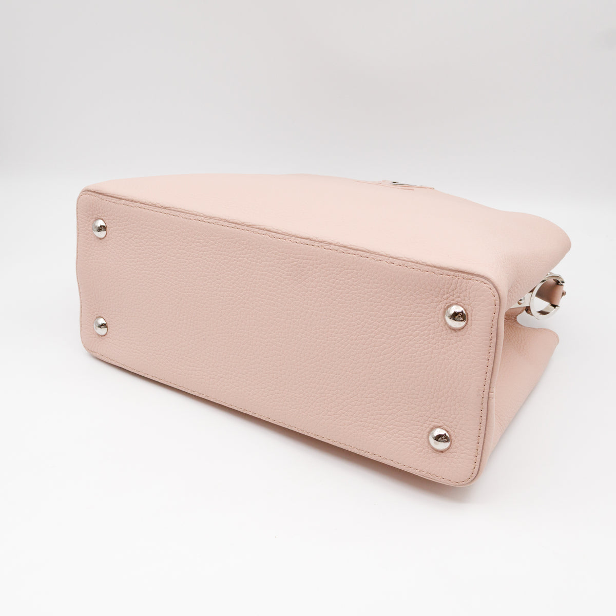 Capucines MM Beige Taurillon Leather