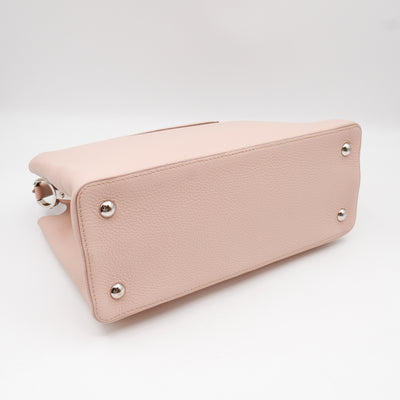 Capucines MM Beige Taurillon Leather