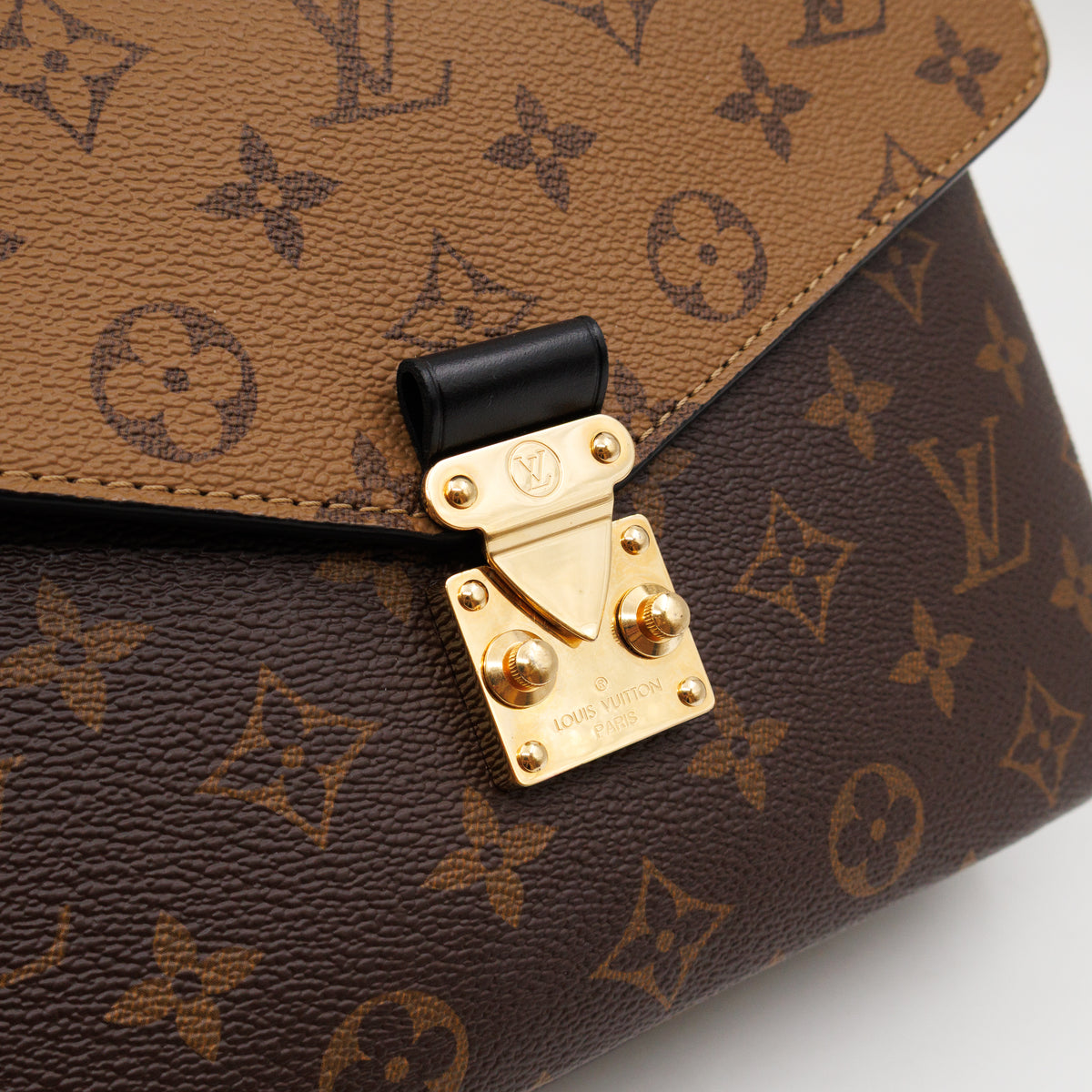 Pochette Metis Monogram Reverse