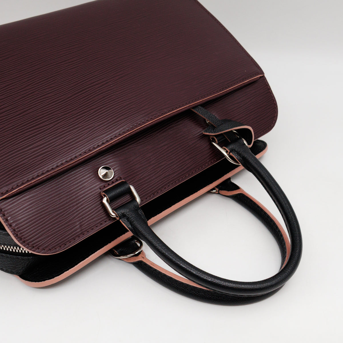 Vaneau MM Violet Epi Leather