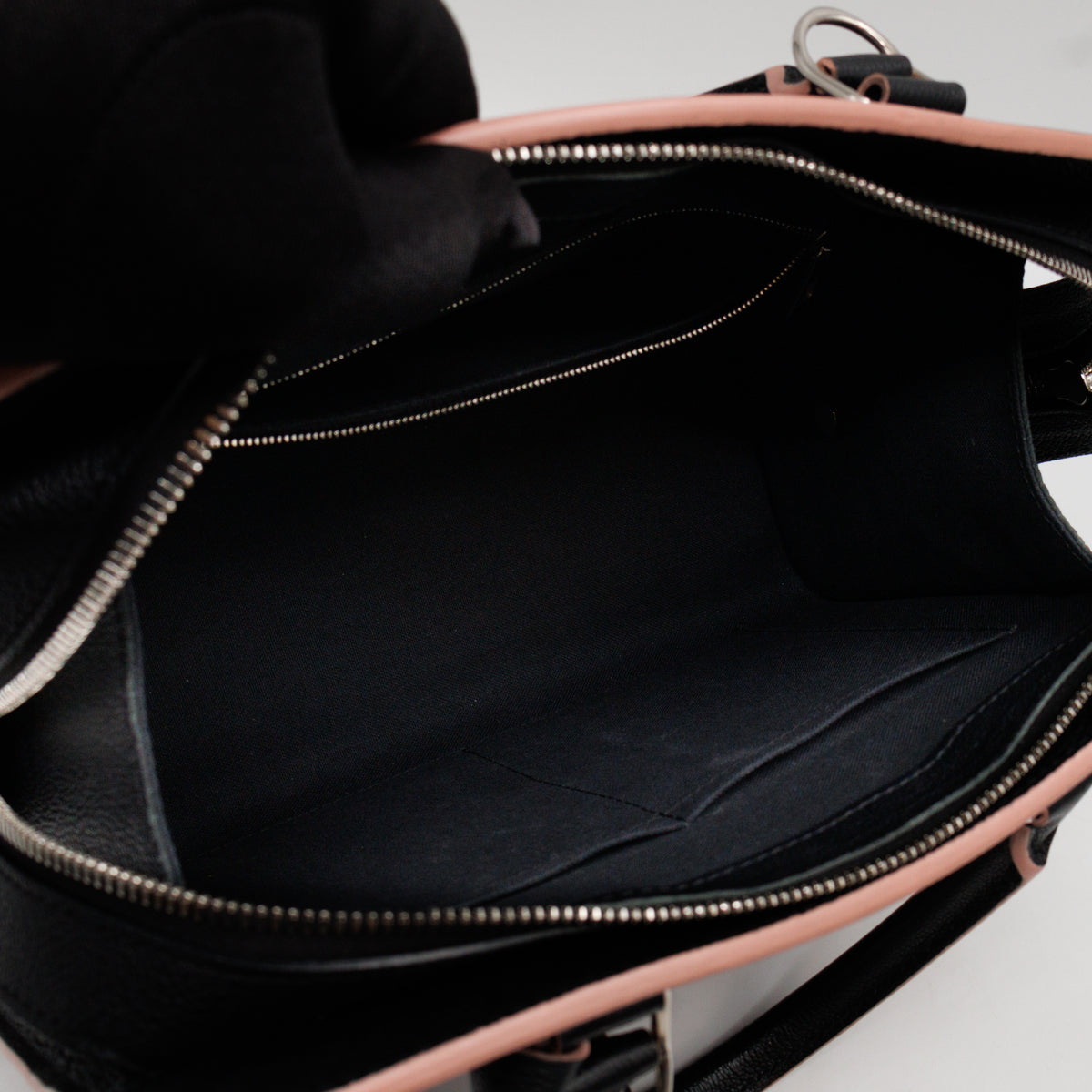 Vaneau MM Violet Epi Leather
