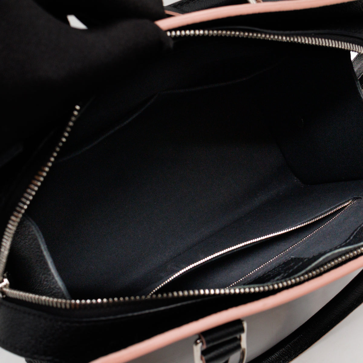 Vaneau MM Violet Epi Leather