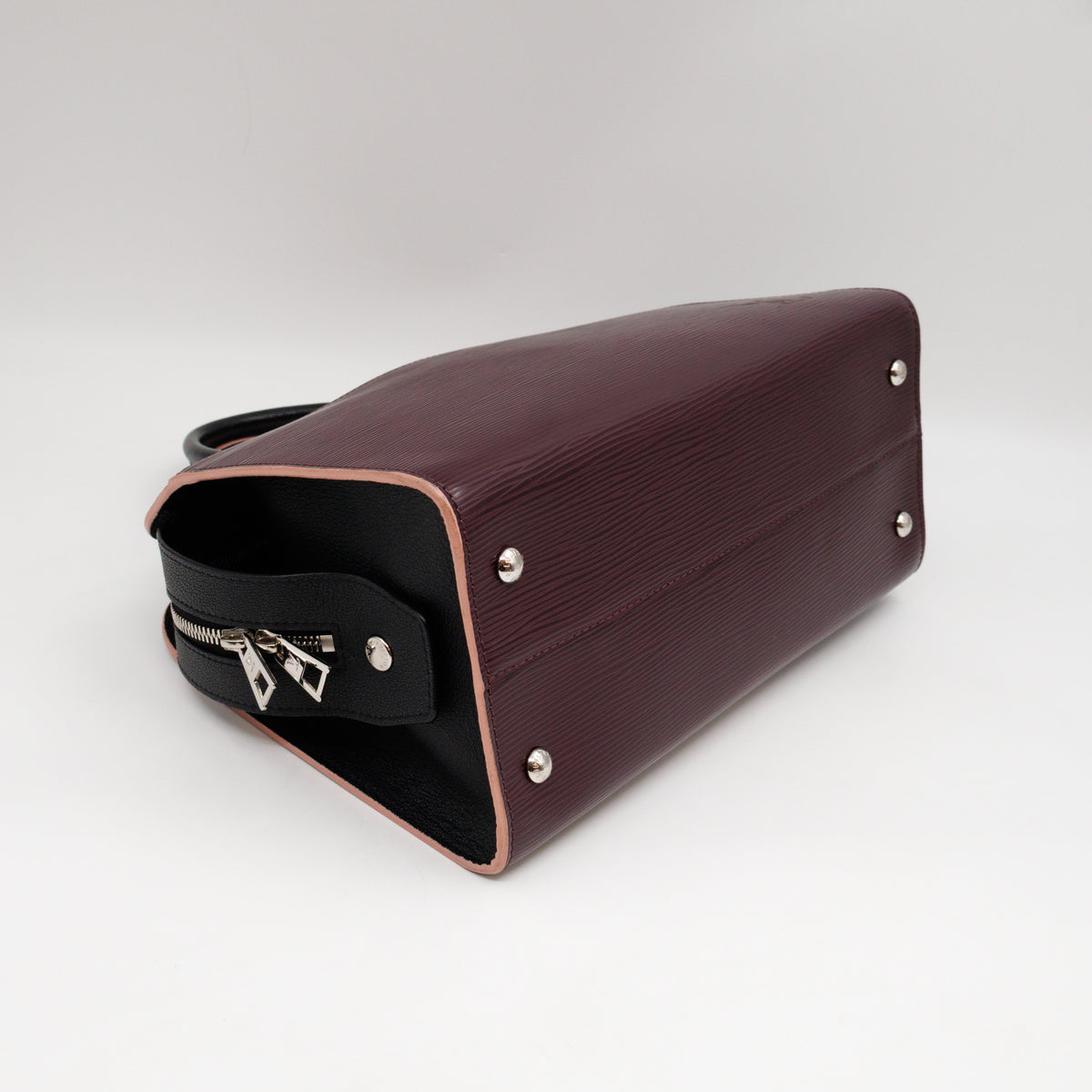 Vaneau MM Violet Epi Leather