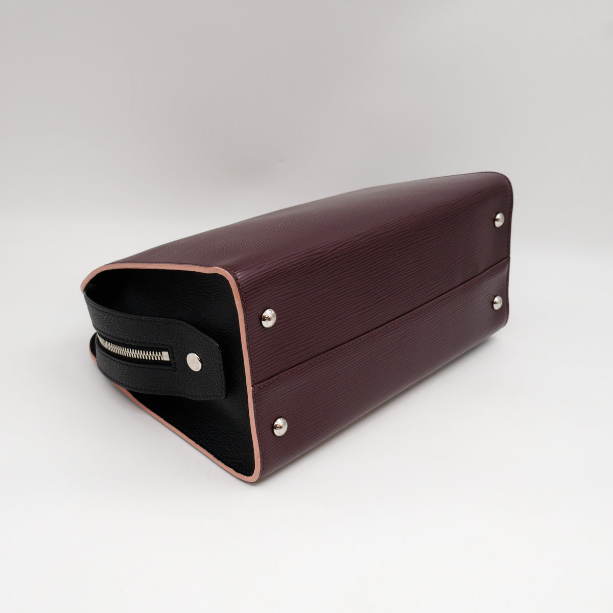 Vaneau MM Violet Epi Leather