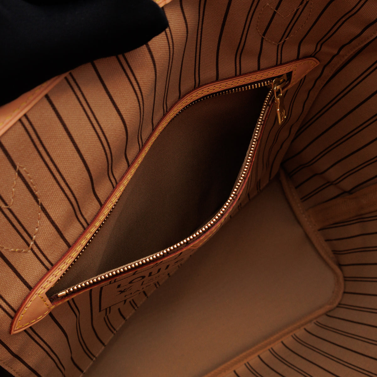 Neverfull MM Monogram