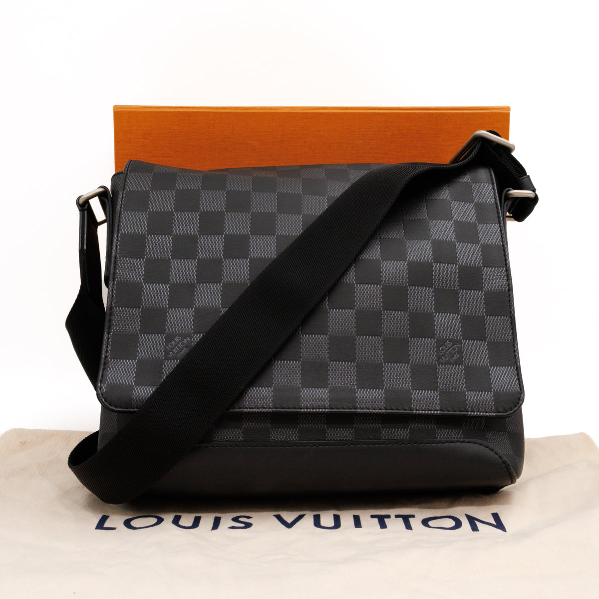 District PM Damier Infini Onyx