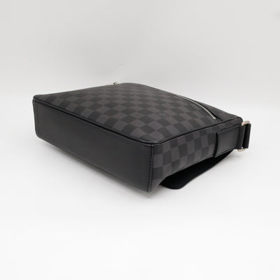 District PM Damier Infini Onyx