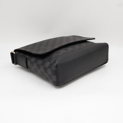 District PM Damier Infini Onyx