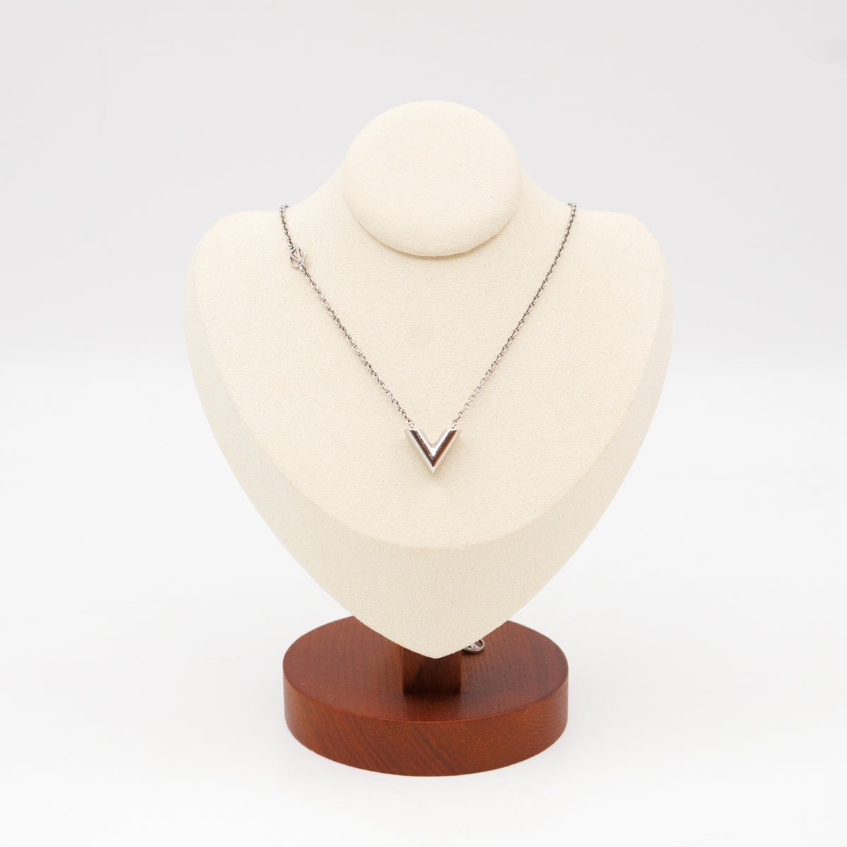 Essential V Supple Necklace Silver