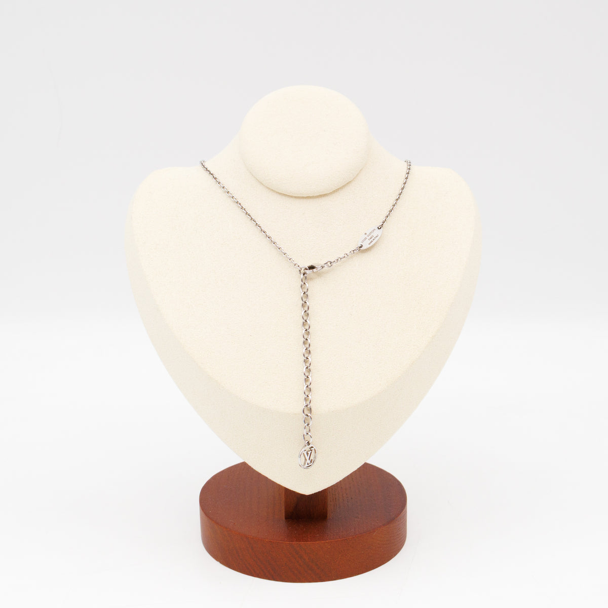 Essential V Supple Necklace Silver