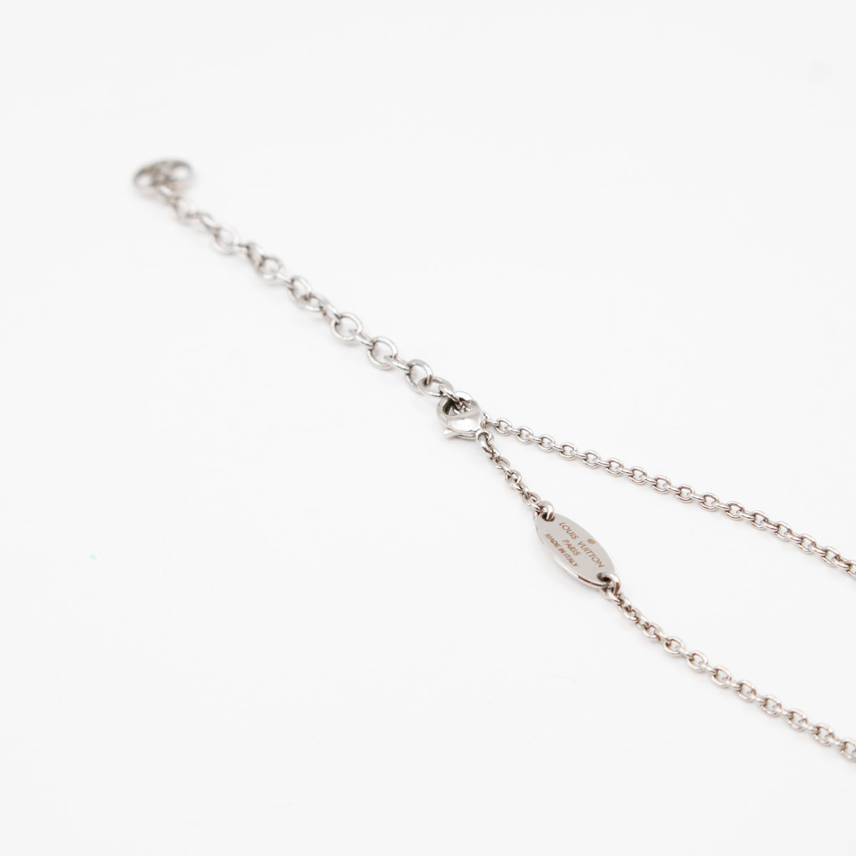 Essential V Supple Necklace Silver