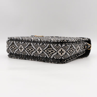 Pochette Metis Since 1854