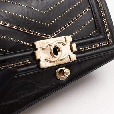 Boy Bag Small Chevron Chains Black Crumpled Calfskin