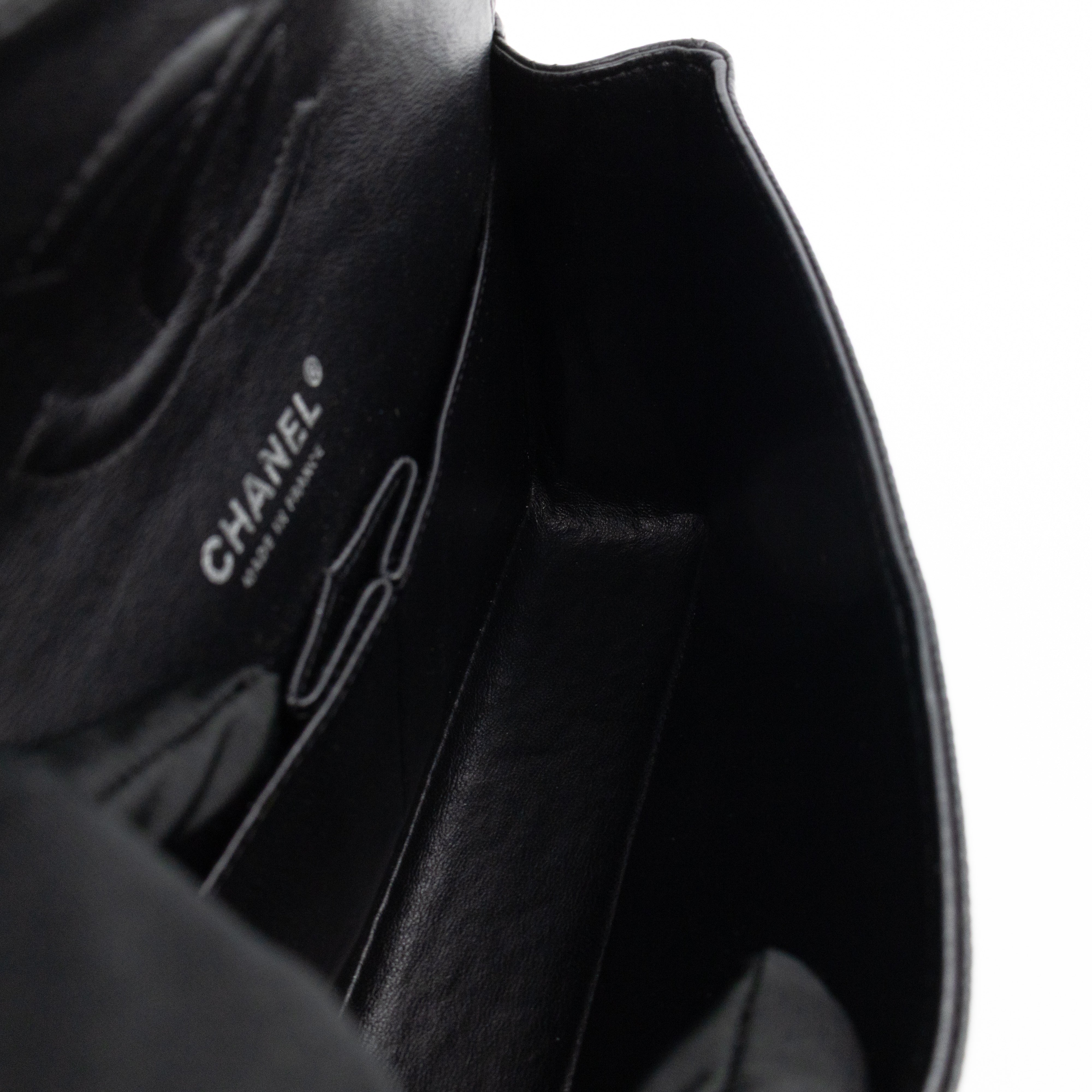 Classic Double Flap Medium Black Caviar Leather Silver
