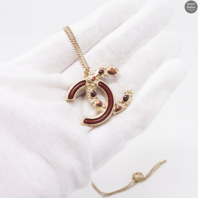 Large CC Necklace Red Gold