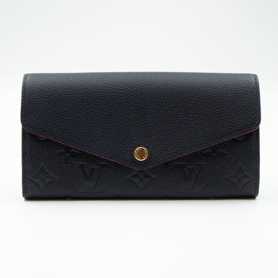 Sarah Wallet Monogram Empreinte Marine Rouge