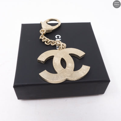 Quilted CC Bag Charm Gold Pearly White