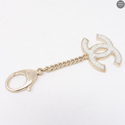 Quilted CC Bag Charm Gold Pearly White