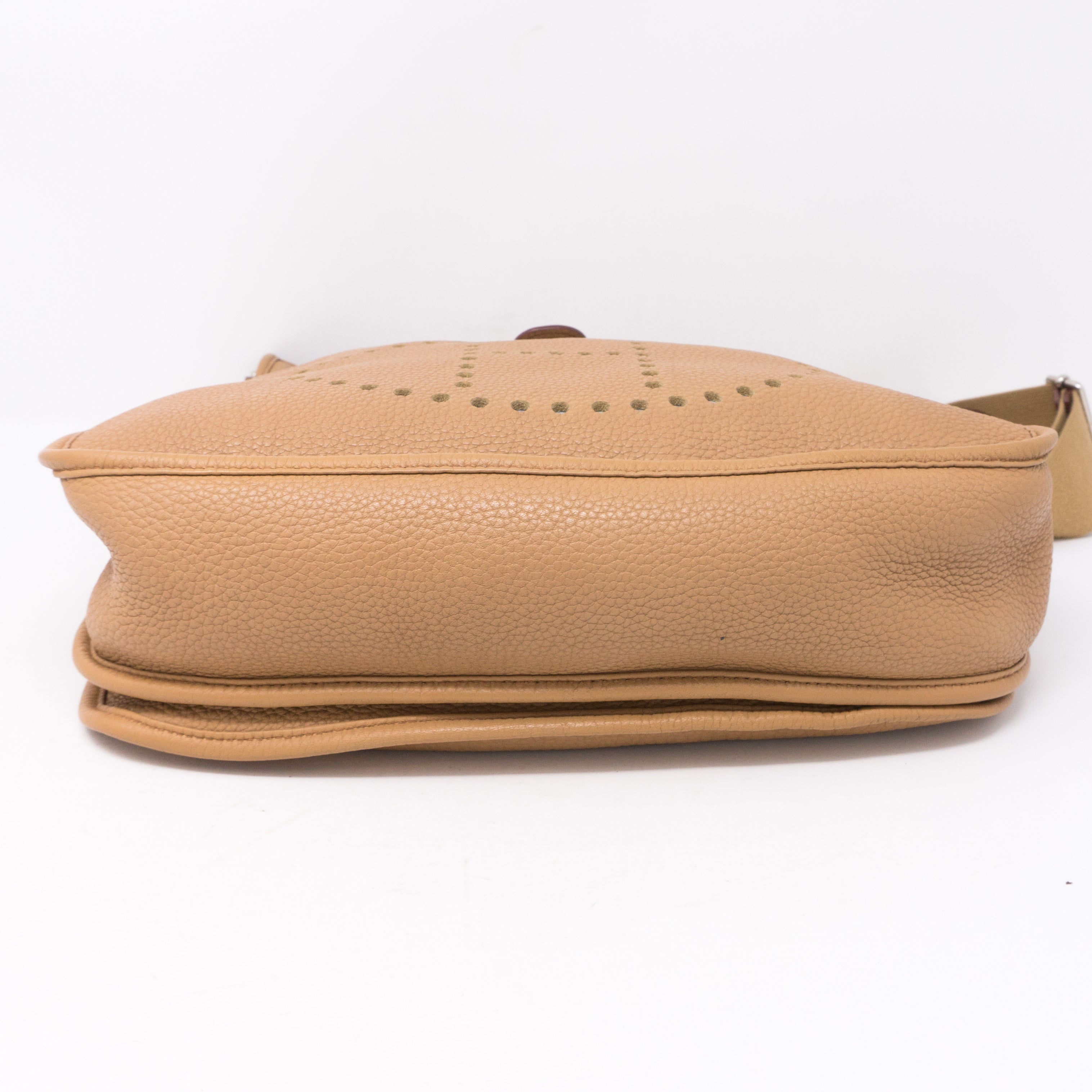 Evelyne III Beige