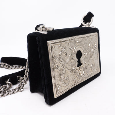 Cahier Small Lock Trunk Black Velvet