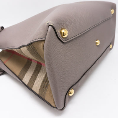 Medium Banner House Check Gray Leather