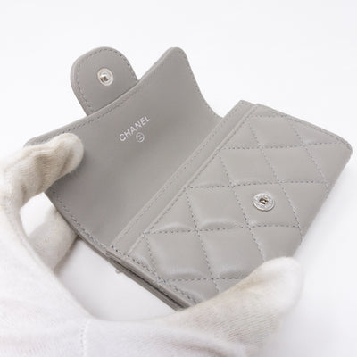 Classic Flap Card Case Gray Lambskin