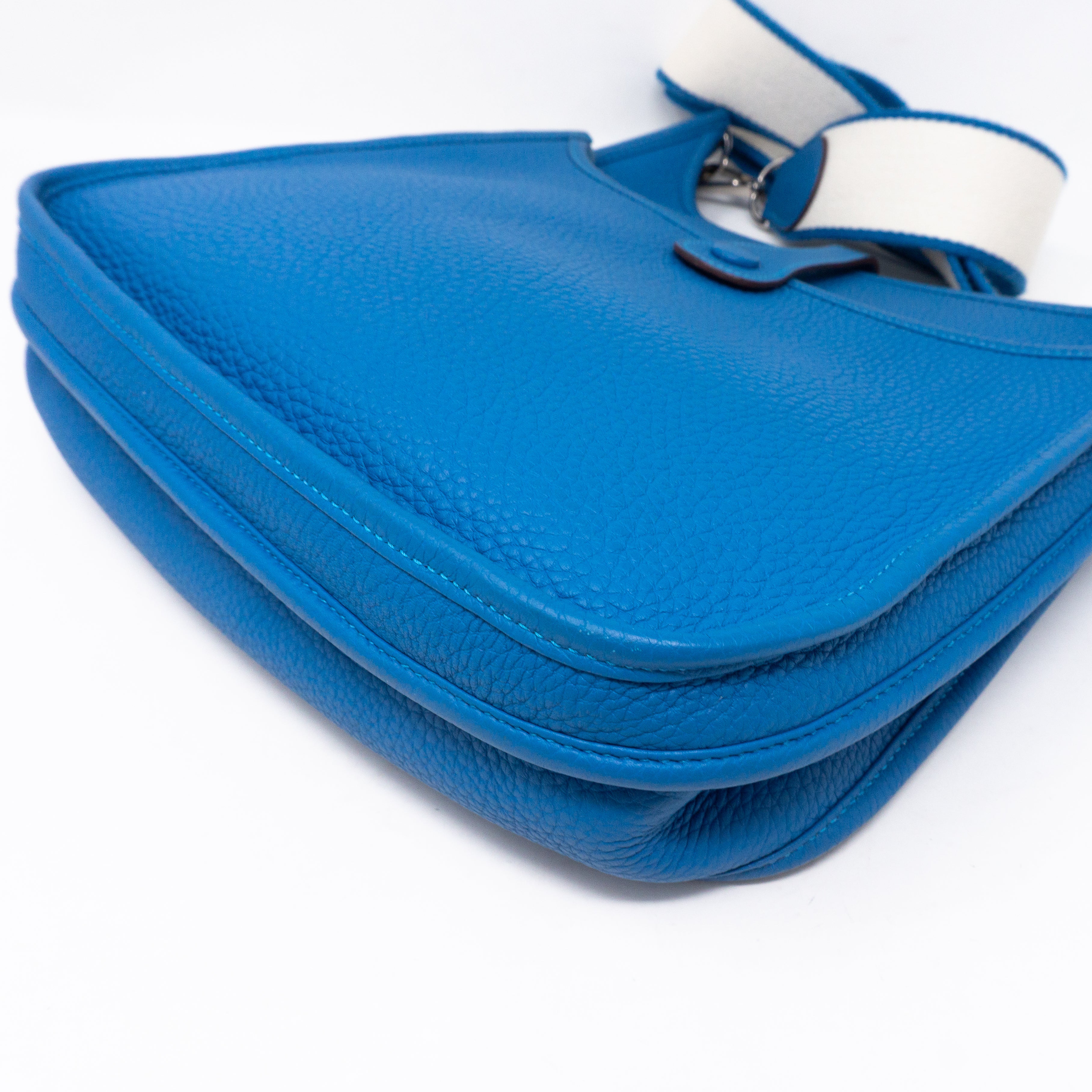 Evelyne III 29 Blue