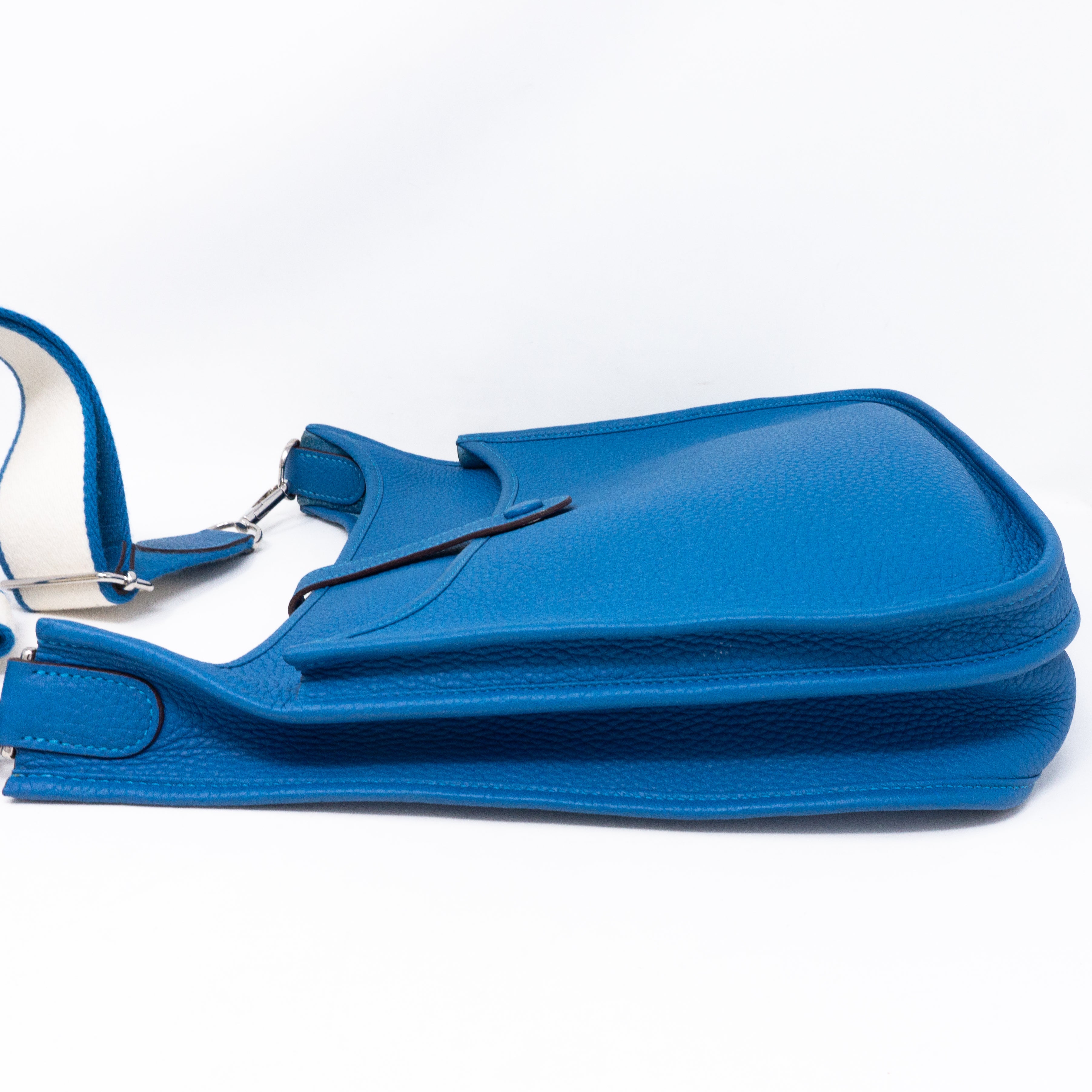 Evelyne III 29 Blue