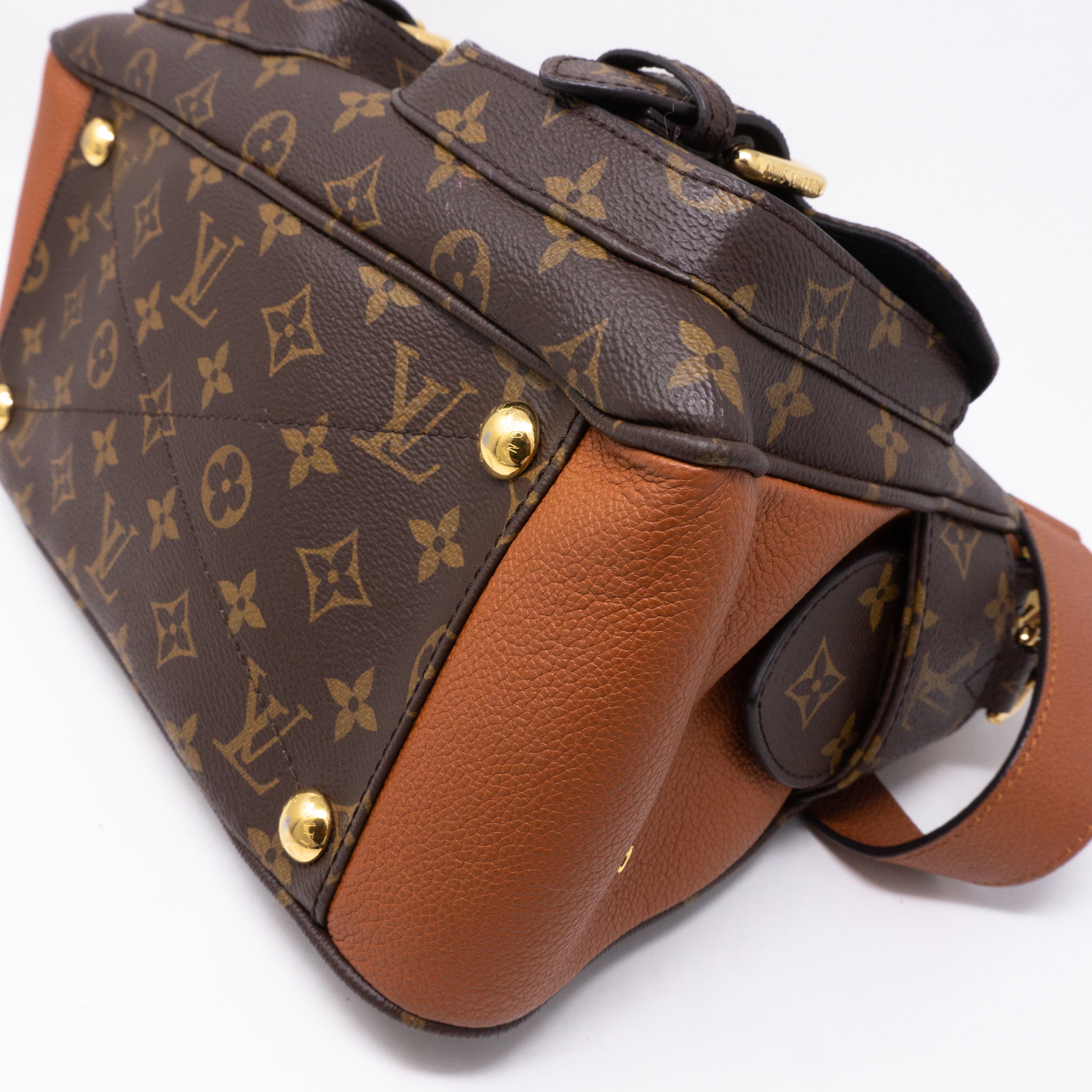 Manhattan NM Monogram Caramel
