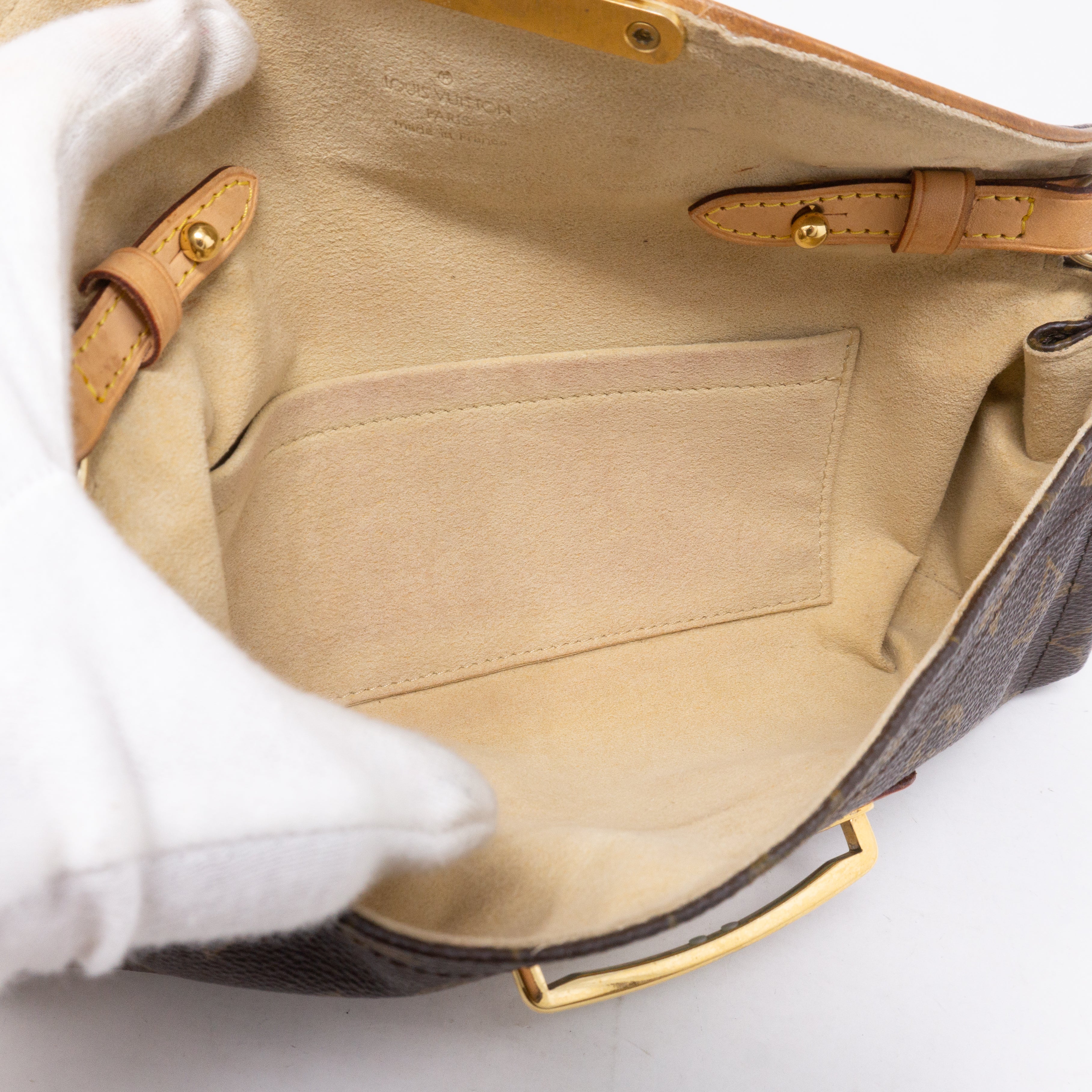 Pochette Beverly Monogram