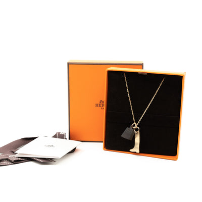 Amulette Maroquinier Pendant Small