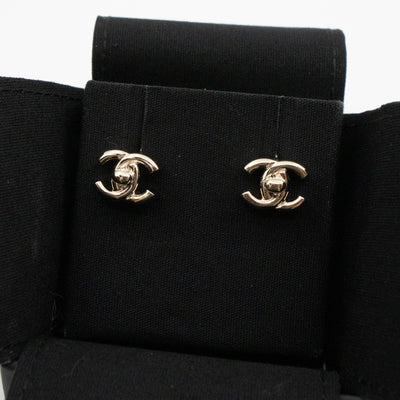 CC Turn Lock Earrings Silver