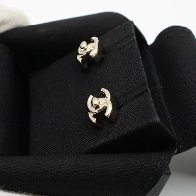 CC Turn Lock Earrings Silver