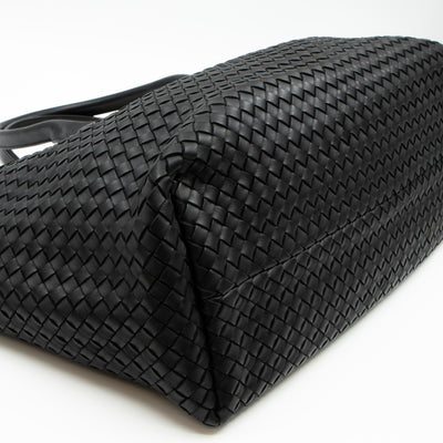 Intrecciato Cabat Tote Large Black Leather