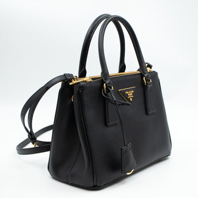 Galleria Small Double Zip Black Saffiano