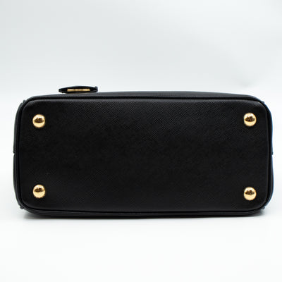 Galleria Small Double Zip Black Saffiano