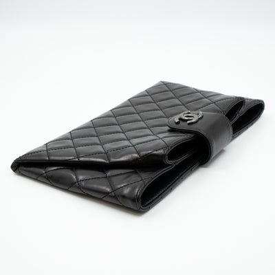Coco Pleats Clutch Black Calfskin