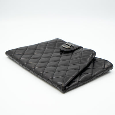 Coco Pleats Clutch Black Calfskin