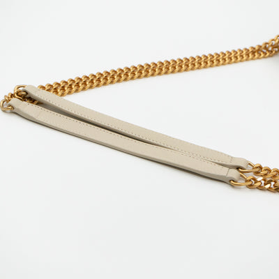 Becky Wallet on Chain Blanc Leather