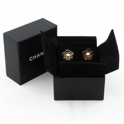 Camellia Pearl Earrings Light Gold