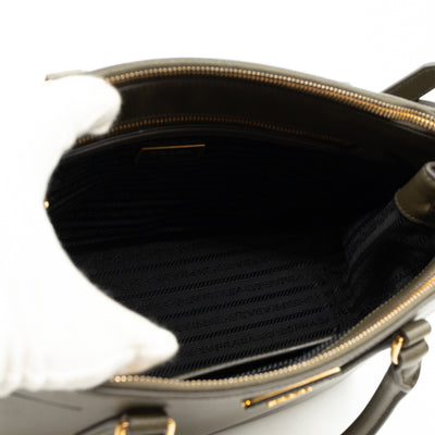 Galleria Medium Double Zip Green Saffiano