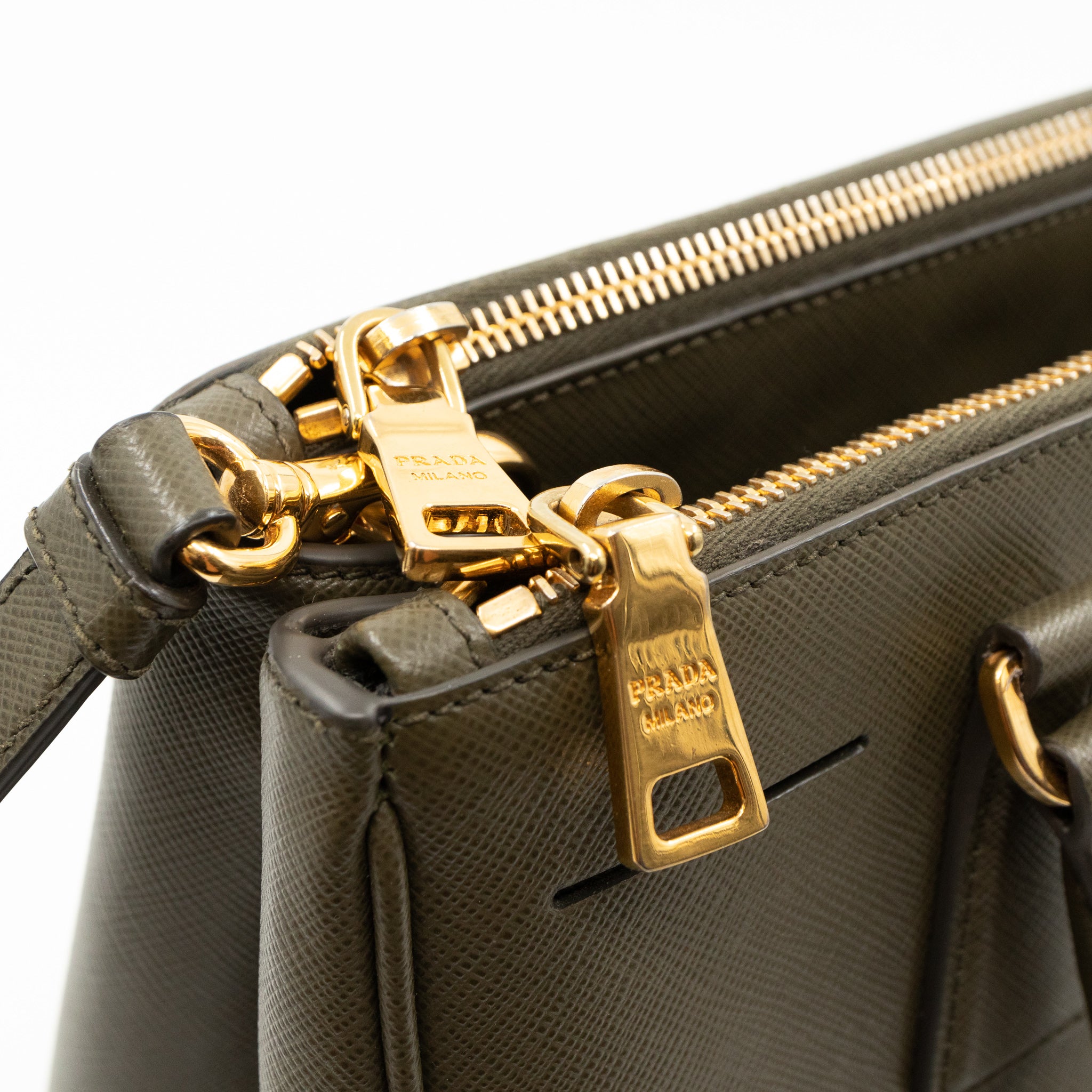 Galleria Medium Double Zip Green Saffiano