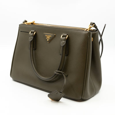 Galleria Medium Double Zip Green Saffiano
