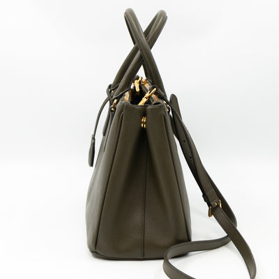 Galleria Medium Double Zip Green Saffiano