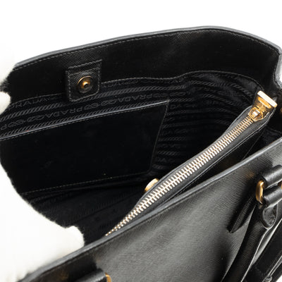 Galleria Medium Single Zip Black Saffiano