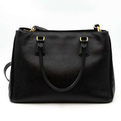 Galleria Medium Single Zip Black Saffiano