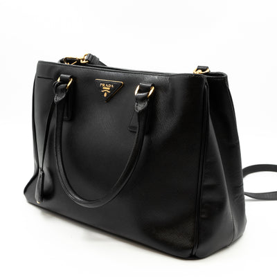 Galleria Medium Single Zip Black Saffiano